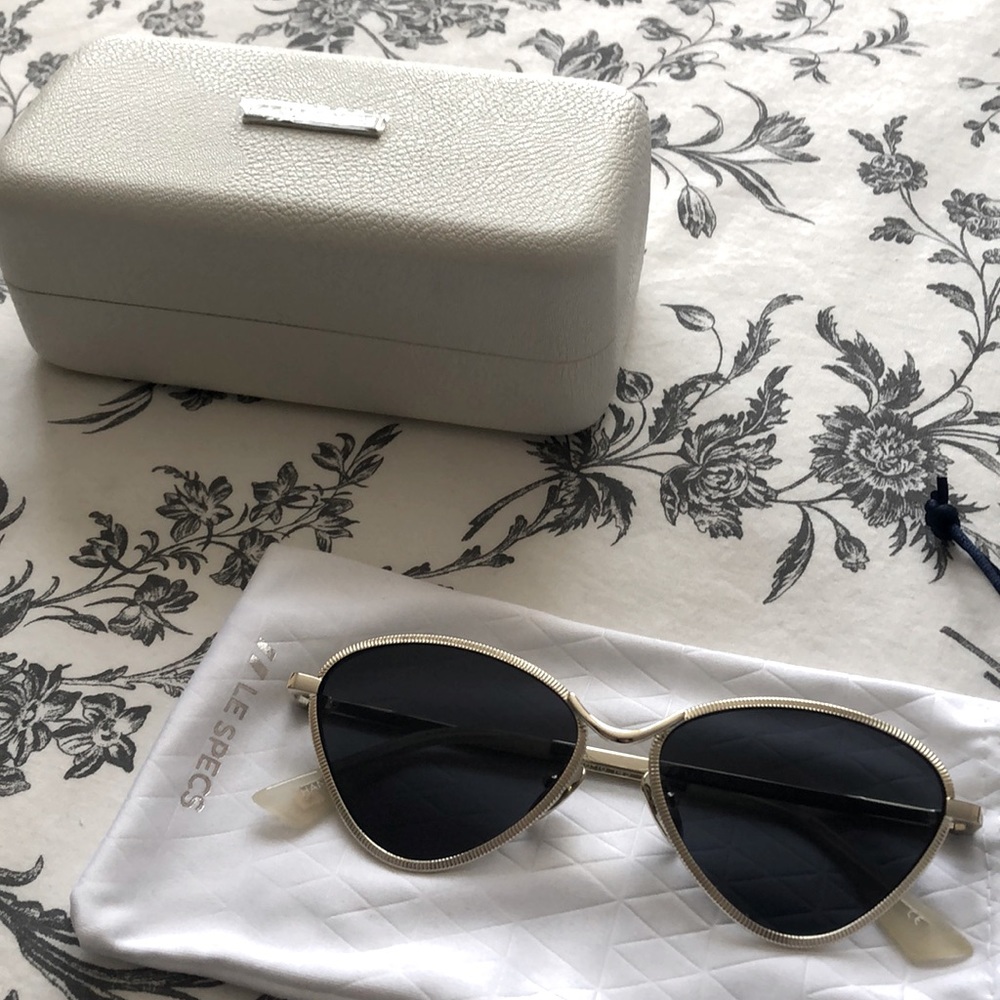 NWOT Le Specs Luxe Baazar Sunglasses - Gold Tone